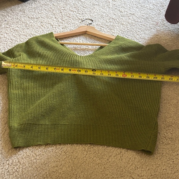 Amour Vert Belicia Sweater in Green women’s size medium - Picture 5 of 7